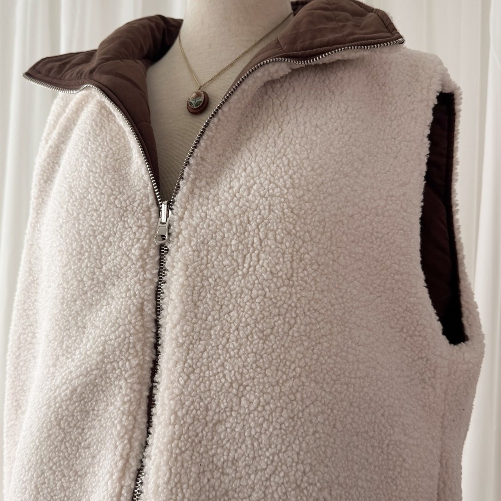 Reversible Puffer Vest Brown Cream Sherpa Fleece Cozy Layer Women's Medium - Picture 2 of 6